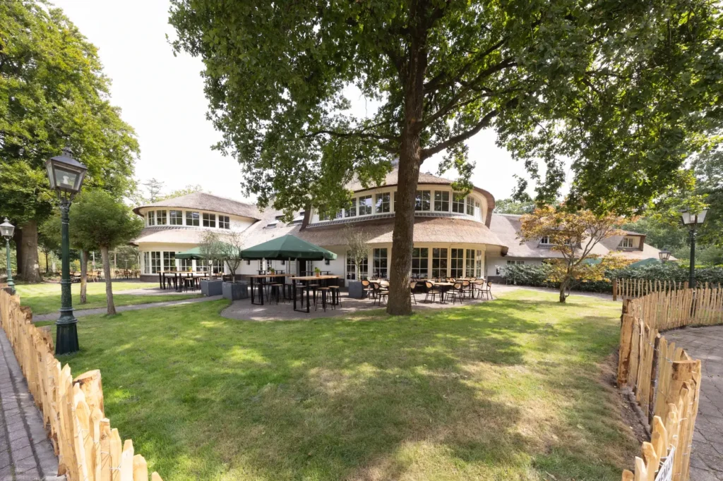 Buiten bij Vuursche Lodge